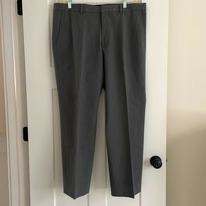 Express Men. 38x32. Dress pant